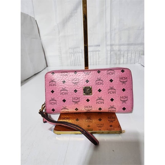 Authentic MCM Visetos Zip Around Wallet Pink - Picture 1 of 13